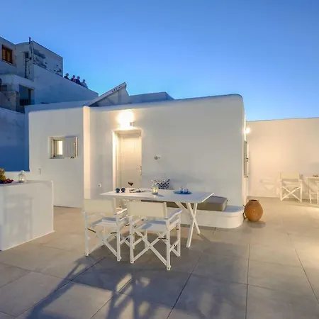 Cycladic Breeze * Naxos City