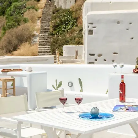 Cycladic Breeze * Naxos City