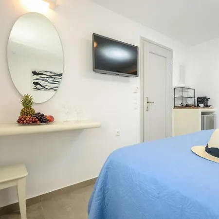 Cycladic Breeze * Naxos City